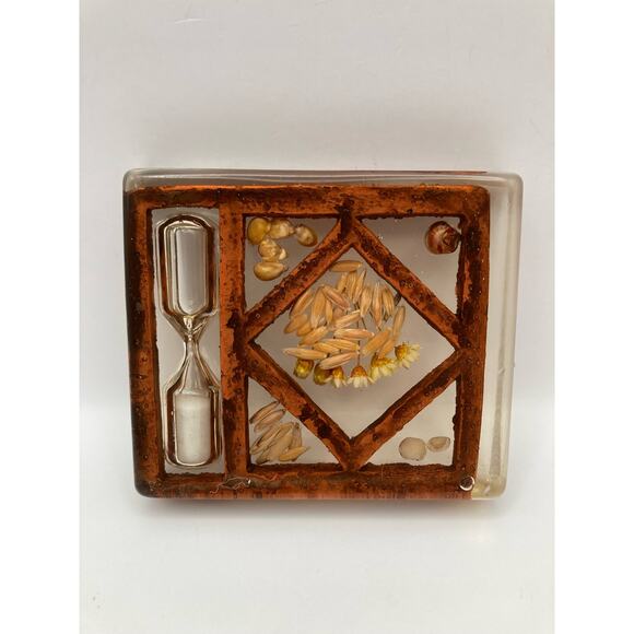 Vintage Acrylic Lucite Egg Timer Hour Glass with Seeds Fall Themed 3" x 3.25" - Picture 3 of 7